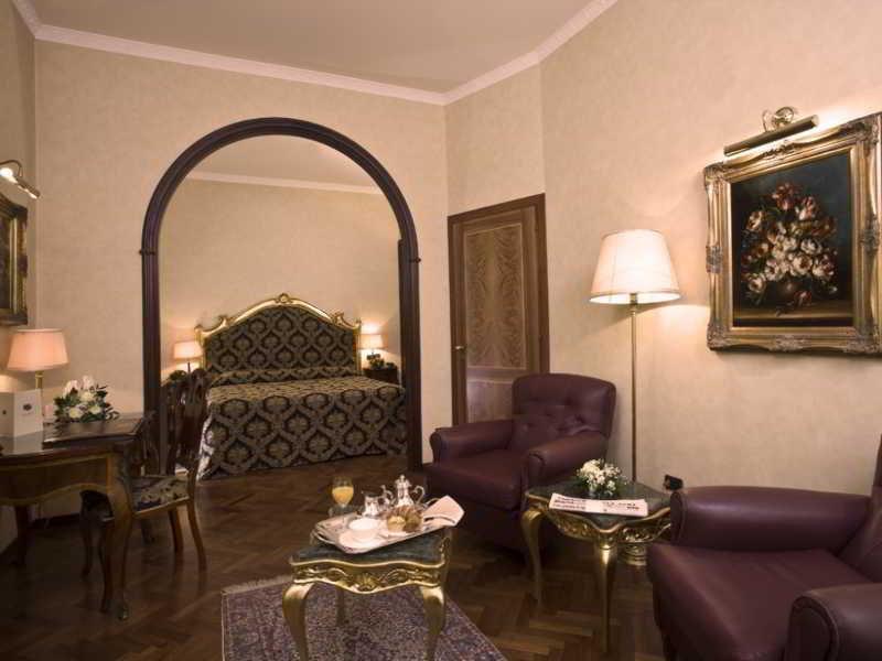 Hotel Vittoria Pesaro Dış mekan fotoğraf Suite