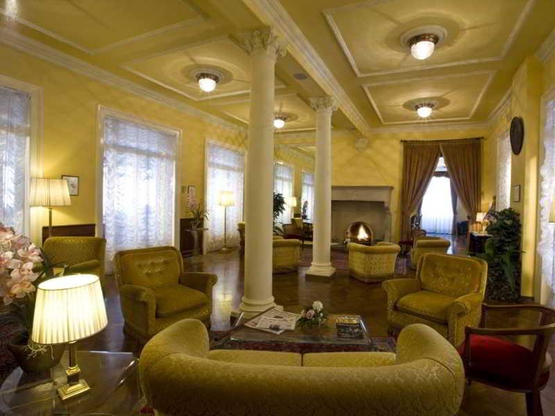 Hotel Vittoria Pesaro Dış mekan fotoğraf The lobby of the hotel