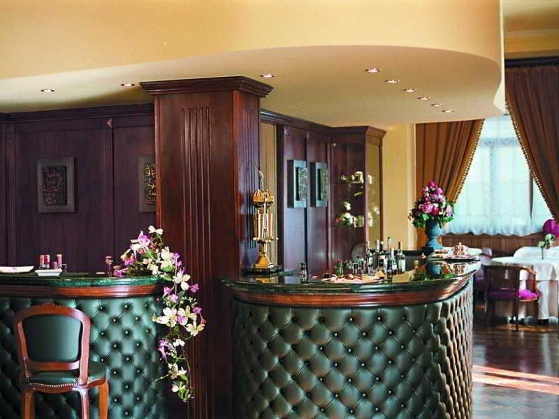 Hotel Vittoria Pesaro Dış mekan fotoğraf The bar at the hotel