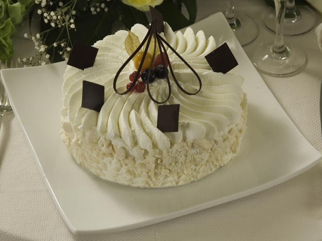 Hotel Vittoria Pesaro Dış mekan fotoğraf A cassata