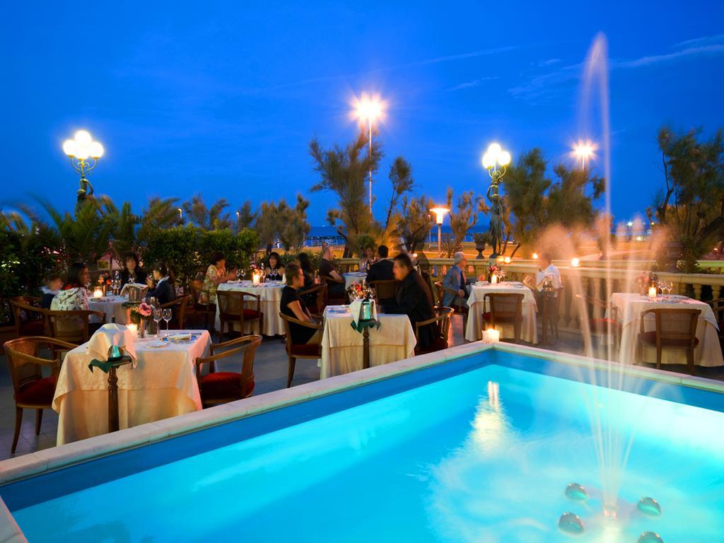 Hotel Vittoria Pesaro Dış mekan fotoğraf The restaurant
