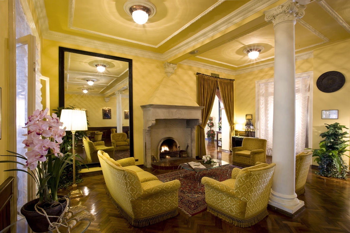 Hotel Vittoria Pesaro İç mekan fotoğraf The lobby of the Hotel de Ville