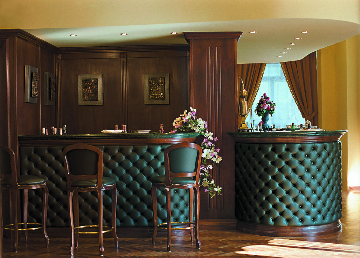 Hotel Vittoria Pesaro Restoran fotoğraf A bar in a hotel