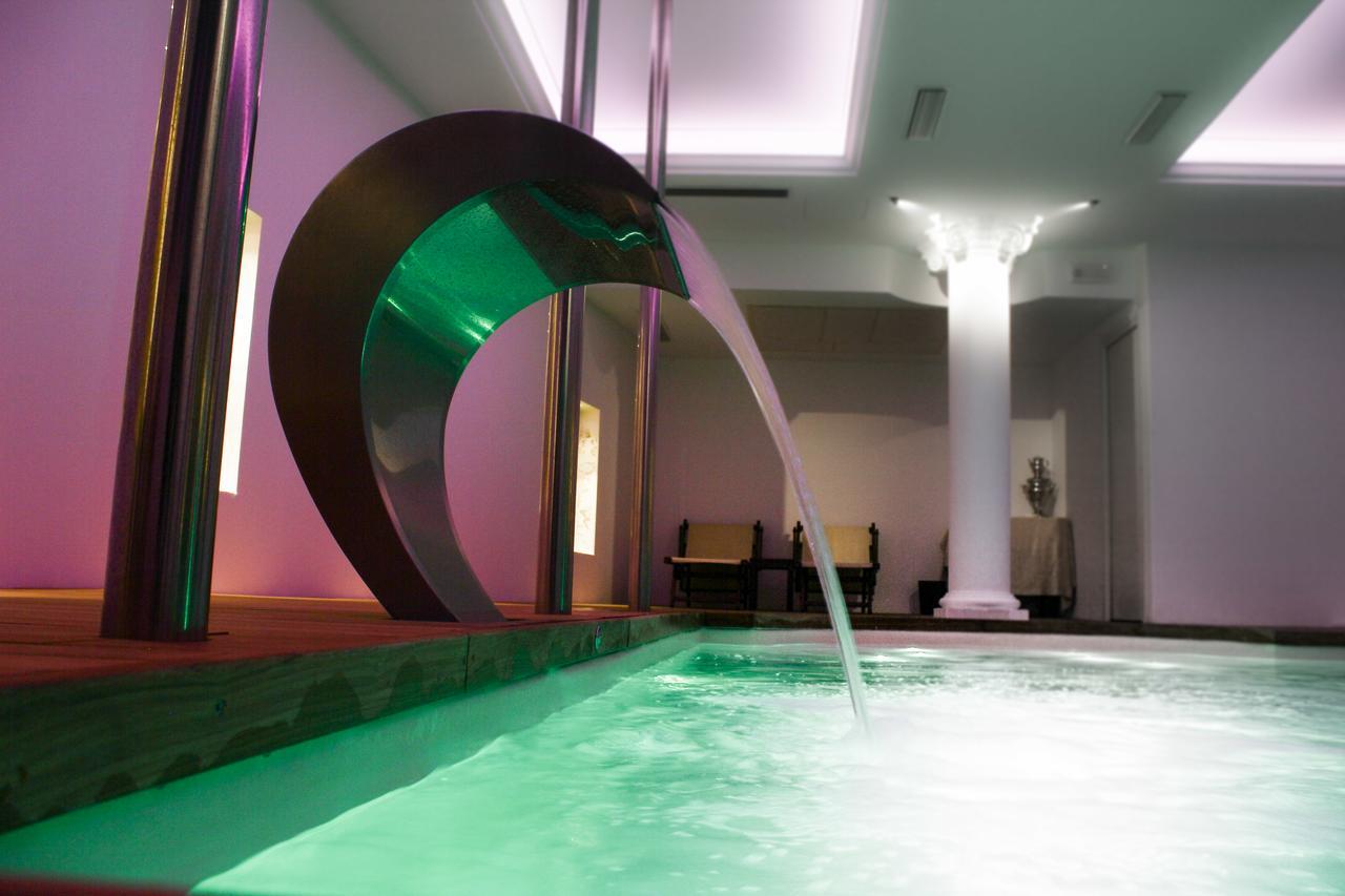 Hotel Vittoria Pesaro Dış mekan fotoğraf The spa at The Dorchester